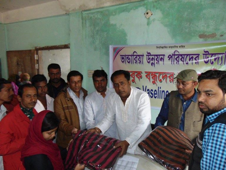 ভান্ডারিয়ায় ২১০ জন শীতার্ত শিশুর মাঝে কম্বল ও ভেসলিন বিতরন