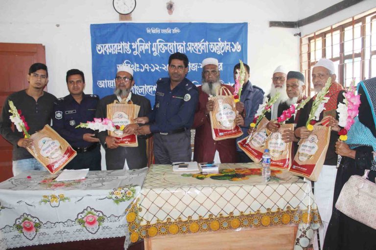 ভাণ্ডারিয়ায় অবসরপ্রাপ্ত পুলিশ মুক্তিযোদ্ধাদের পুলিশের সংবর্ধনা