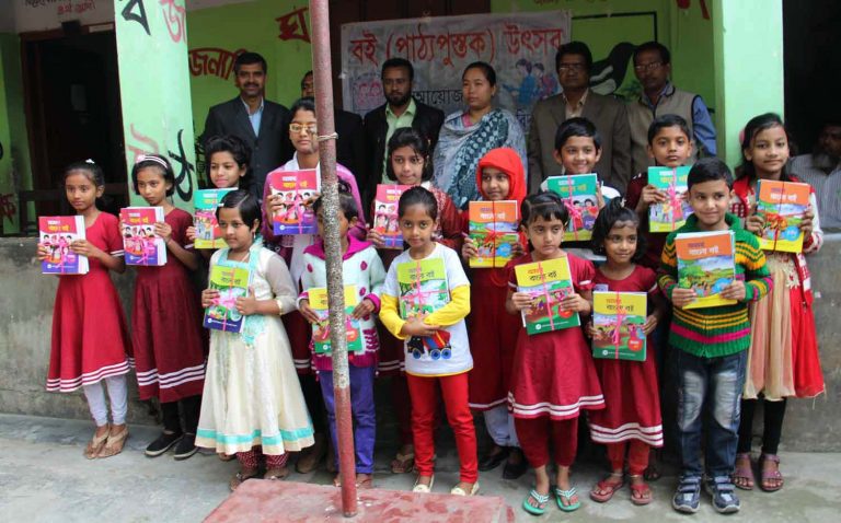 কাউখালীতে বই বিতরণ উৎসব অনুষ্ঠিত