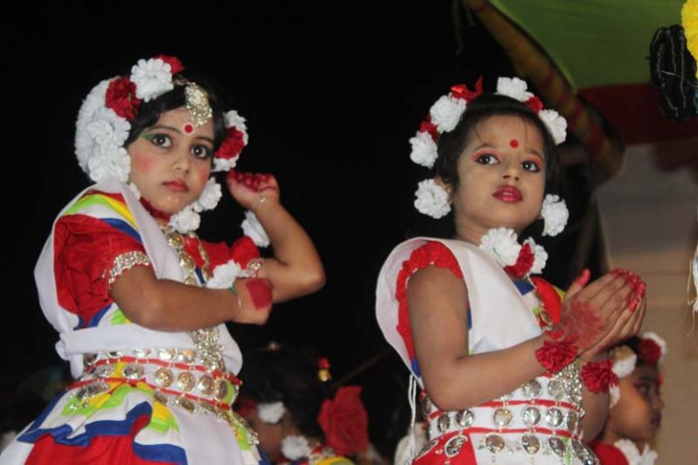 মঠবাড়িয়ায় মাতৃভাষা দিবস পালিত : শহীদ মিনারে একুশের সাংস্কৃতিক অনুষ্ঠান