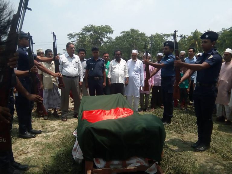 মঠবাড়িয়ার মুক্তিযোদ্ধা মো. আবদুল মান্নান রাষ্ট্রীয় মর্যাদায় সমাহিত