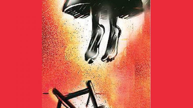 মঠবাড়িয়ায় অভিমানে স্কুল ছাত্রীর আত্মহত্যা