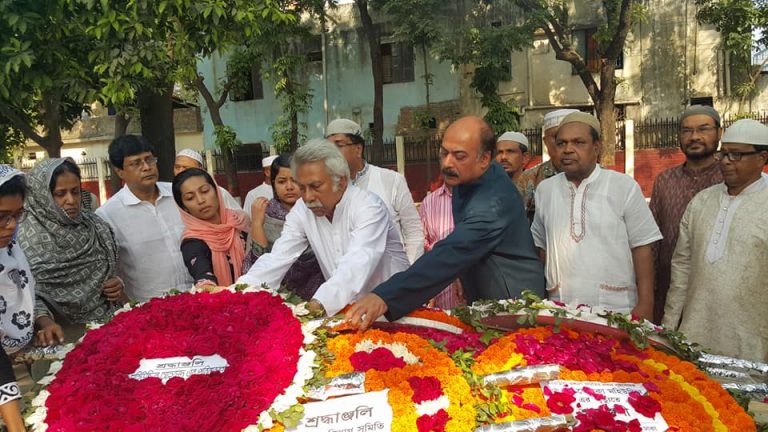প্রয়াত রেবেকা মহিউদ্দিন মিরপুর বুদ্ধিজীবি কবরস্থানে শায়িত