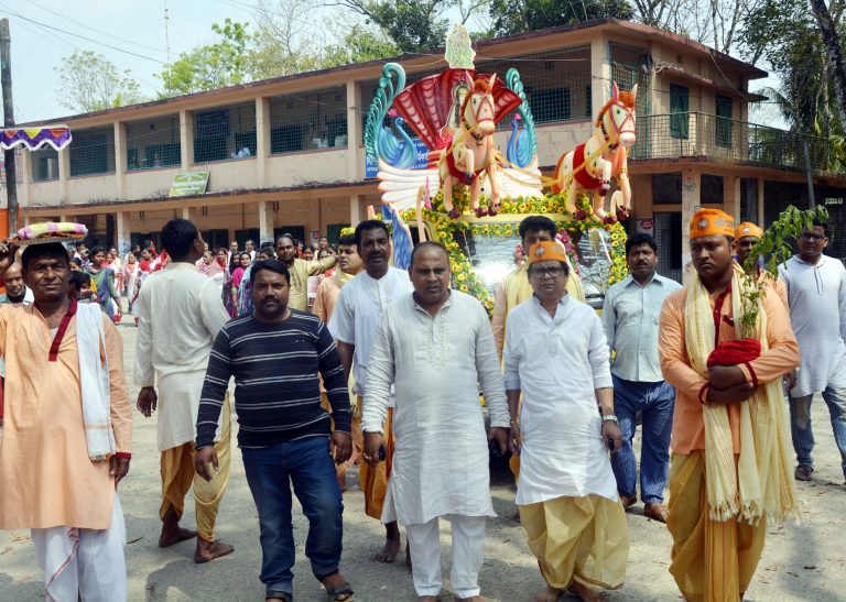 মঠবাড়িয়ায় শ্রীশ্রী গুরুদেবের মঙ্গল শোভাযাত্রা