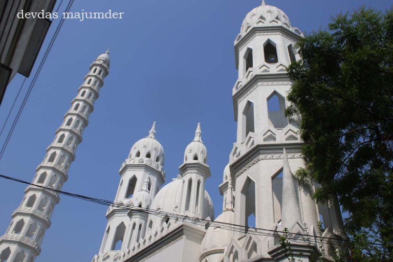 খুলনার সর্বোচ্চ দৃষ্টিনন্দন মিনারের মসজিদ তালাবওয়ালা জামে মসজিদ