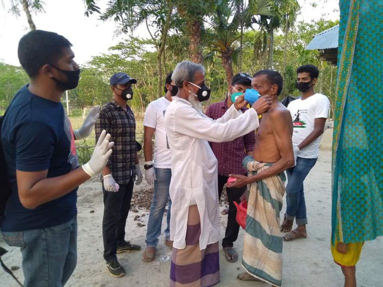 করোনা সংক্রমণ রোধে ওয়ার্ড ভিত্তিক স্বেচ্ছাসেবী দলের মাস্ক সাবান লিফলেট বিতরণ ও জীবাণুনাশক স্প্রে প্রয়োগ কার্যক্রম।
