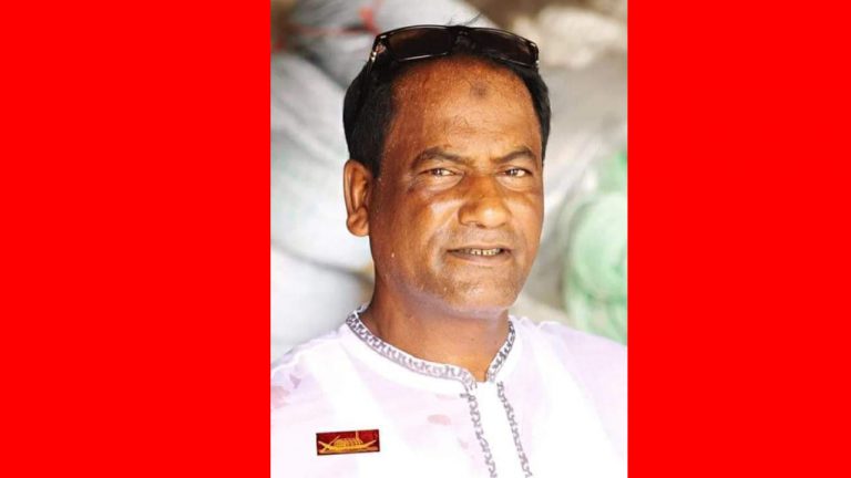 চাল আত্মসাত করে ধরা পড়ে চেয়ারম্যান বললেন ‘ভুল হয়েছে’