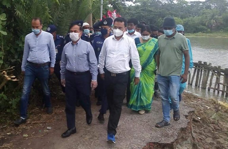মঠবাড়িয়া ক্ষতিগ্রস্ত বেড়িবাঁধ মেরামতের জন্য ৫কোটি টাকা বরাদ্দ পানি সম্পদ প্রতিমন্ত্রীর