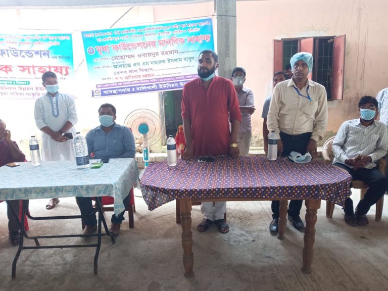 নাজিরপুরে মৃধা ফাউণ্ডেশনের উদ্যোগে করোনায় কর্মহীন পরিবারের মাঝে খাদ্য ও স্বাস্থ্য সুরক্ষা সামগ্রী বিতরণ