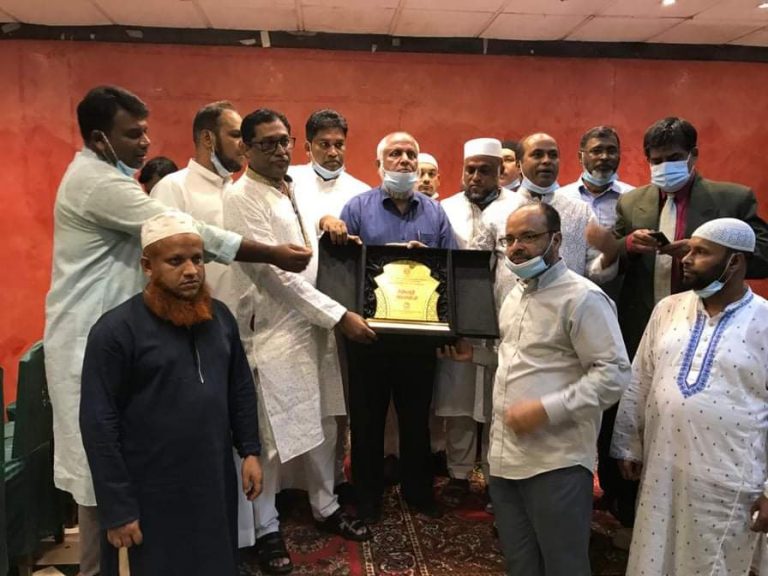 সাবেক সভাপতি ও বর্তমান প্রধান উপদেষ্টা আব্দুল কাদের কে বিদায়ী সংবর্ধনা দিয়েছে প্রবাসী বরিশাল সমিতি