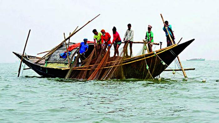 সাগরে পিরোজপুরের ইন্দুরকানীর দুই জেলে নিখোঁজ