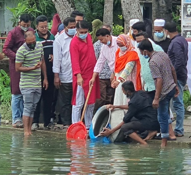 কাউখালীতে জাতীয় মৎস্য সপ্তাহে মাছের পোনা অবমুক্ত