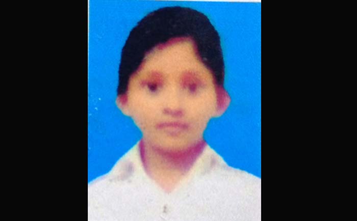 পিরোজপুরের নেছারাবাদে গাড়ীর চাপায় শিশু শিক্ষার্থী নিহত! শিক্ষার্থীদের সড়ক অবরোধ