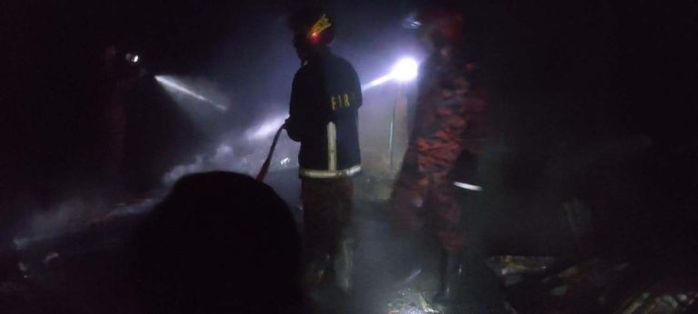 ভাণ্ডারিয়ায় অগ্নিকাণ্ডে সাংবাদিকের বসতঘরে অগ্নিসংযোগের অভিযোগ
