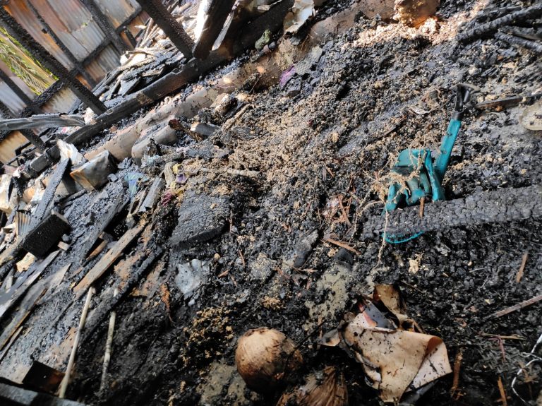 কাউখালীতে অগ্নিকাণ্ডে কৃষকের বসতঘর পুড়ে ছাই
