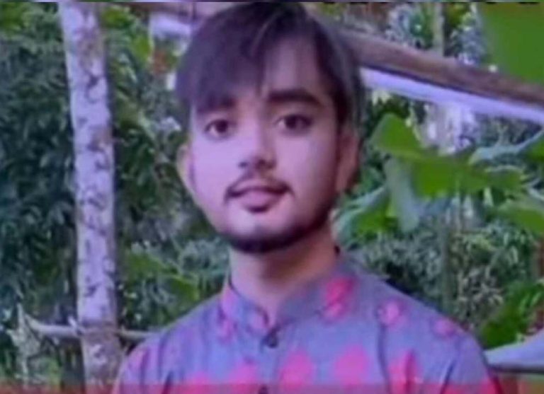 মঠবাড়িয়ায় ফেসবুকে স্টাটাস দিয়ে অনার্স পড়ুয়া ছাত্রের আত্মহত্যা