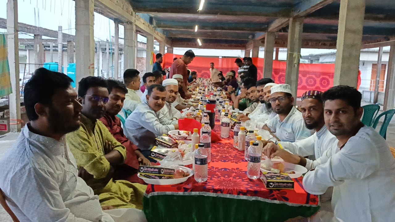 মঠবাড়িয়ায় কে এম লতিফ ইনস্টিটিউশনের ২০০৯ ব্যাচের ইফতার মাহফিল ও মিলনমেলা অনুষ্ঠিত